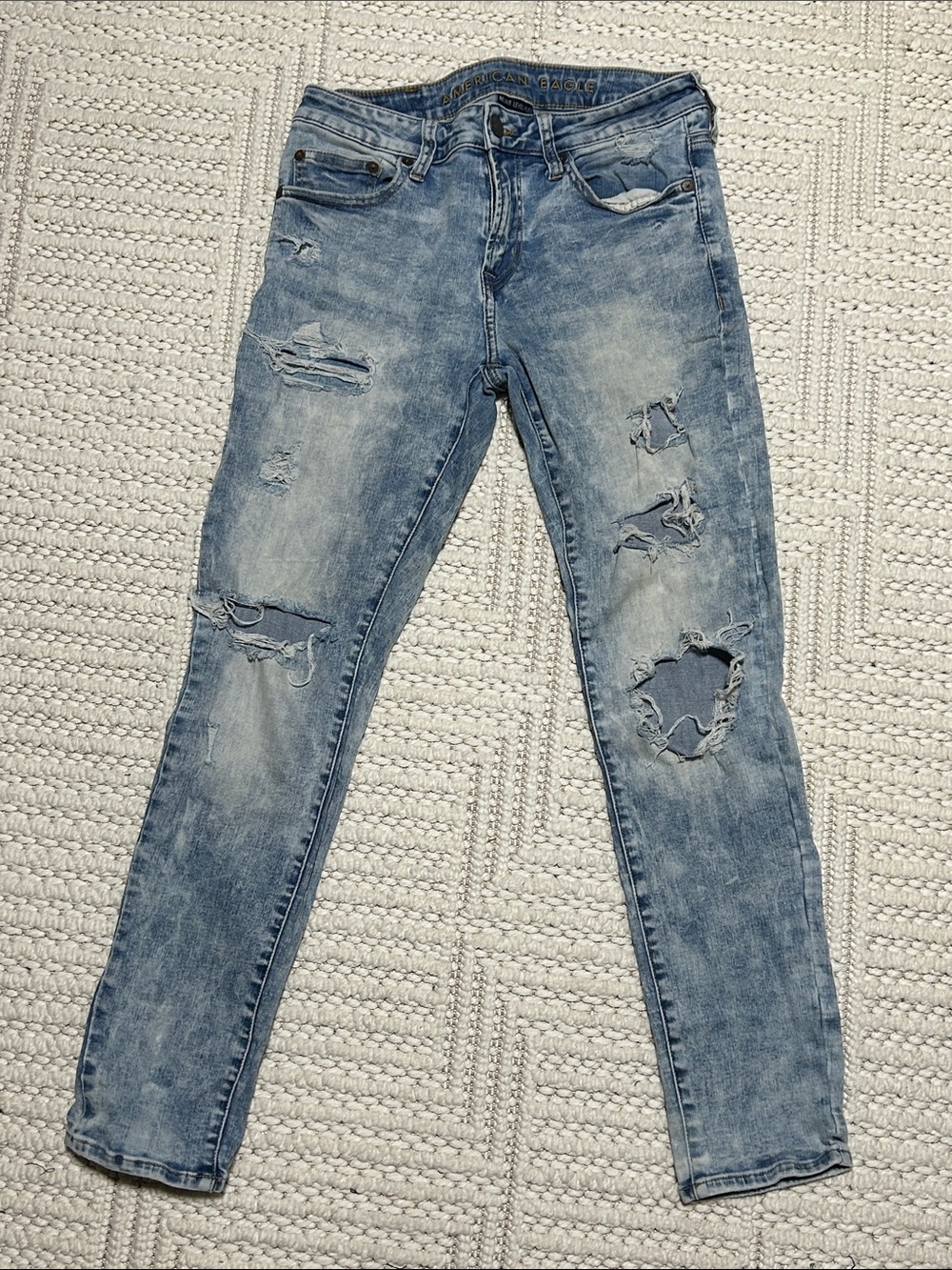 American Eagle Outfitters Light Blue Distressed Skinny Jeans
